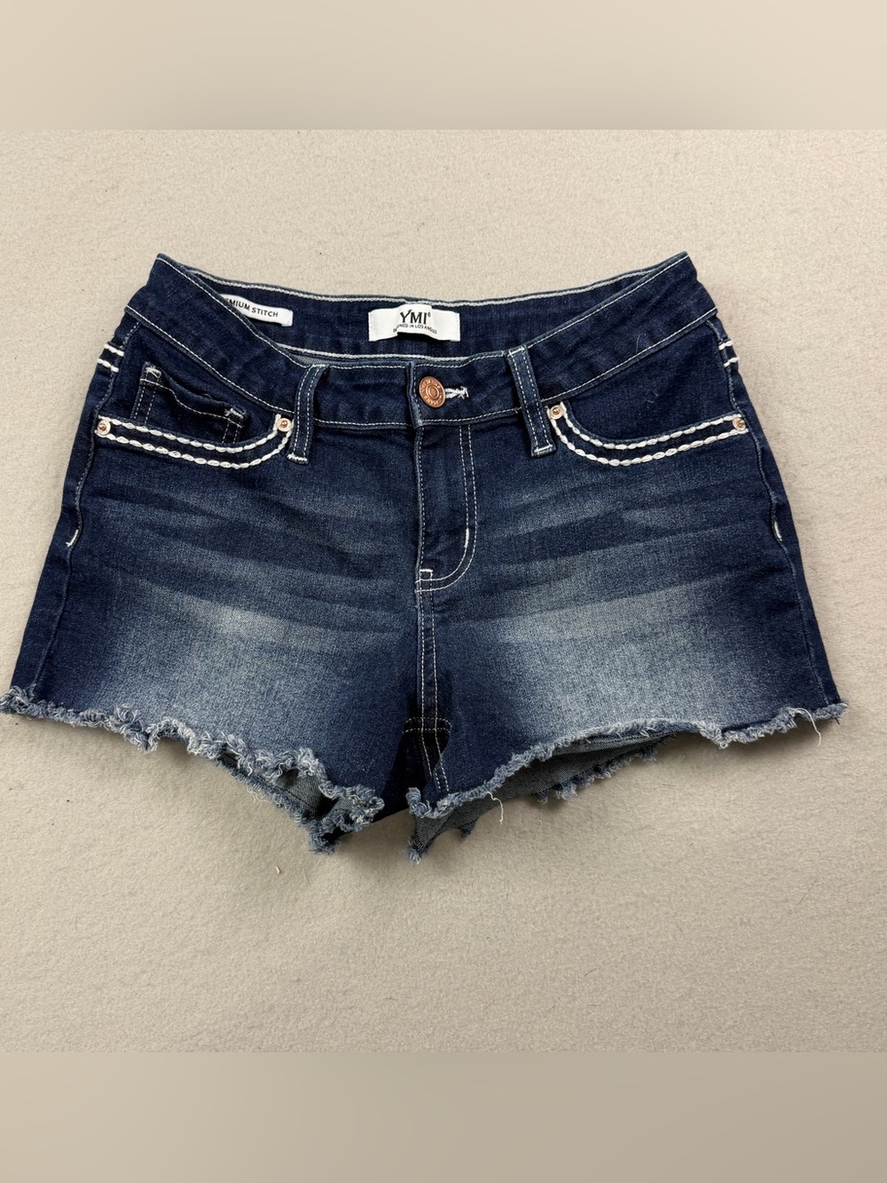YMI Y2K Distressed Women’s Dark Wash Jean Shorts Frayed Hem Sz 3/26